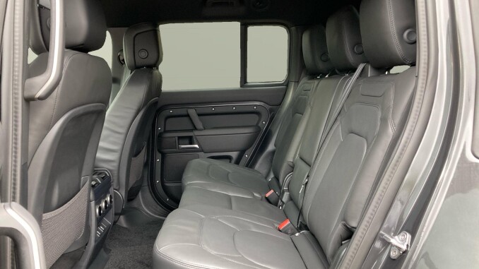 Land Rover Defender 3.0 D350 X-Dynamic HSE 130 5dr Auto Diesel Estate - Image 4